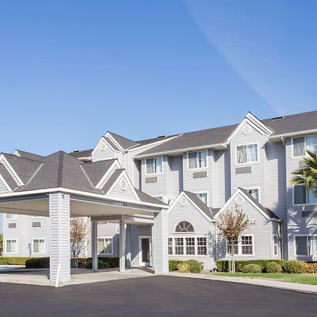 Microtel Inn & Suites Modesto Ceres Exteriör bild